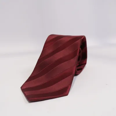 Cravate (Rouge) de Andrew James