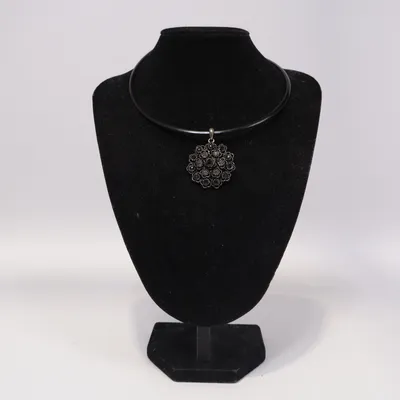 Choker (Svart) från Flame Okänd metall