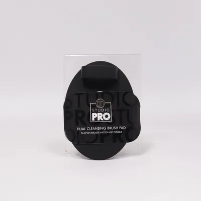 Makeup brush cleaner (Dual Cleansing Brush Pad) from BH Cosmetics