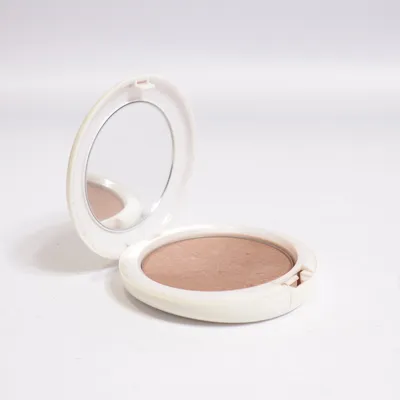 Powder (How Beautiful!) from MAC