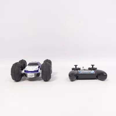 Remote controlled toy (Flip Racer) from Revell