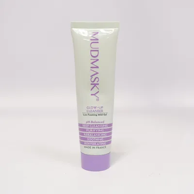 Gezichtsreiniger (Glow-Up Cleanser) van Mudmasky