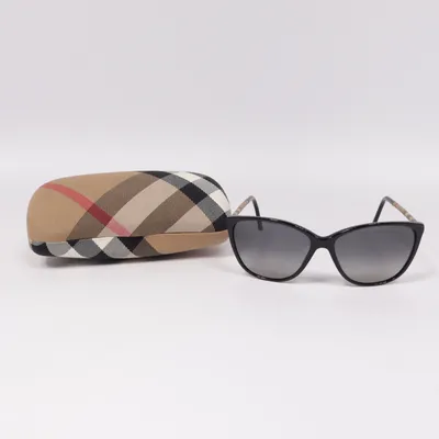 Solglasögon (B 4117) från Burberry