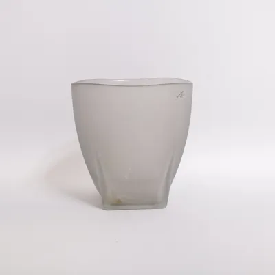Vase (Gris) de Sandra Rich