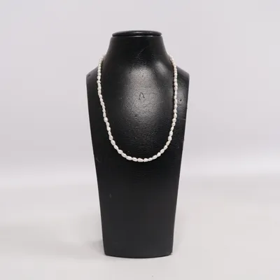 Halskette (Weiß) von Pearl Unbekanntes Metall