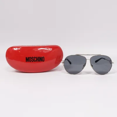 Solglasögon (MO53803) från Moschino