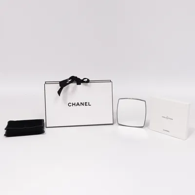 Makeup mirror (Miroir Double Facettes ) from Chanel Beauté
