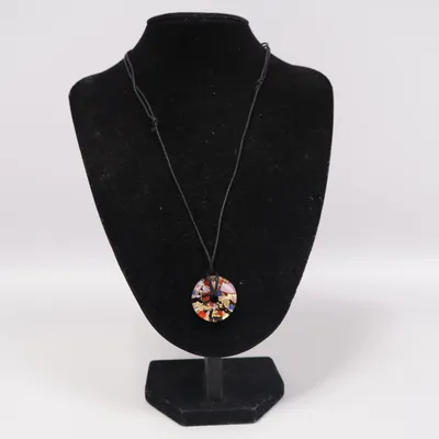 Ketting (Zwart, Rood) van LBMDJ Onbekend materiaal