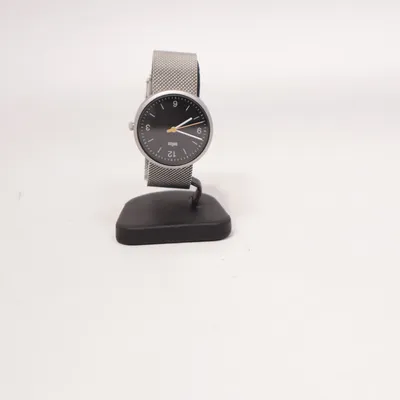 Armbanduhr (Silber, Schwarz) von Braun