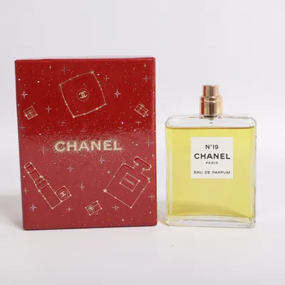 Eau de parfum (N°19) fra Chanel