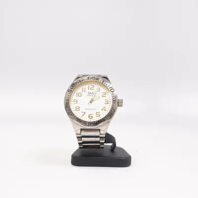 Wristwatch (Silver, White) from Q&Q
