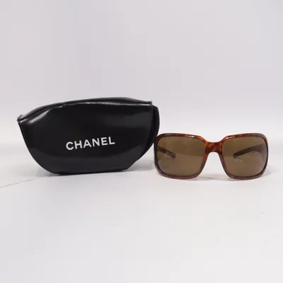 Solglasögon (6023) från Chanel