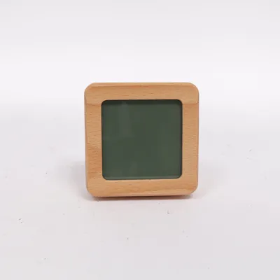 Table clock (2119) from Hermic