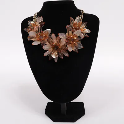Collier (Marron, Or) Métal inconnu