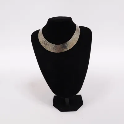 Ras-de-cou (Argent) Métal inconnu