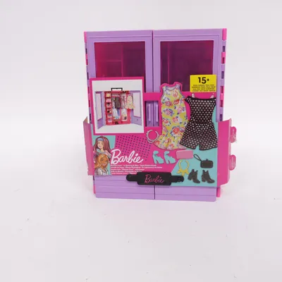 Dockskåpsmöbler (Ultimate Closet) från Barbie