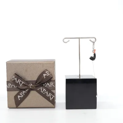 Charme (Noir, Rouge, Argent) de Apart Argent