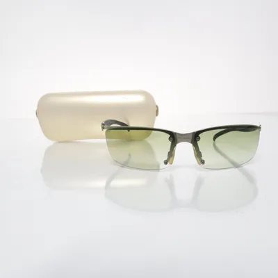 Solglasögon (4008) från Chanel