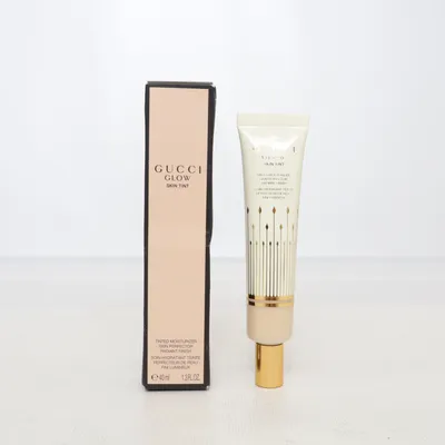 Foundation (Glow Skin Tint) från Gucci