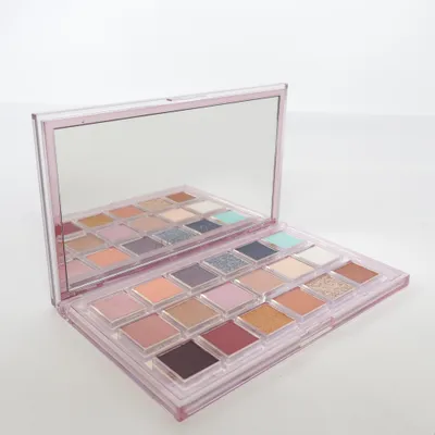 Eyeshadow palette (Mercury Retrograde) from Huda Beauty