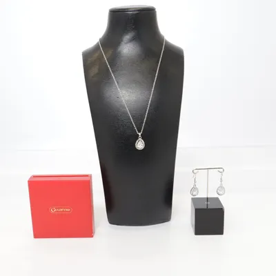 Smyckesset (Silverfärgad, Röd, Vit) från Guldfynd Okänd metall