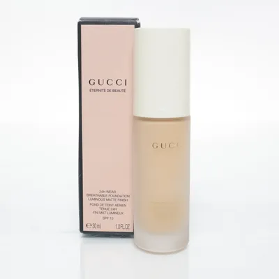 Foundation (Eternite De Beauty Medium Fair 220W) from Gucci