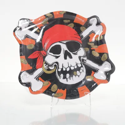 Party supply (Red, Black, White, Green) from Camcam