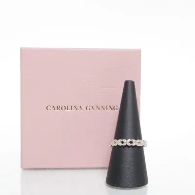 Ring (Sparkling ellipse) fra Carolina Gynning Design Sølv