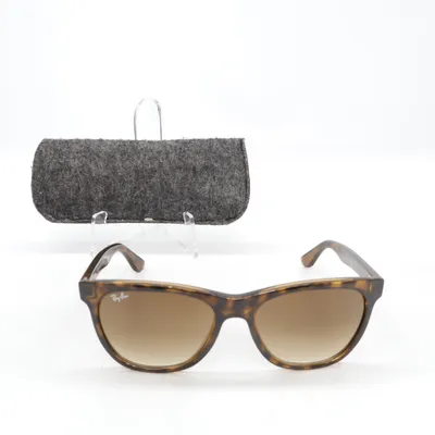 Solbriller (RB4184) fra Ray-Ban