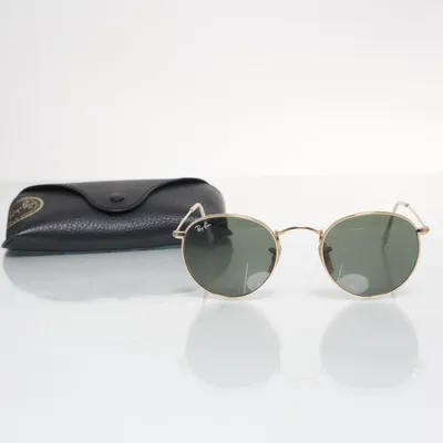 Solglasögon (RB 3447) från Ray-Ban