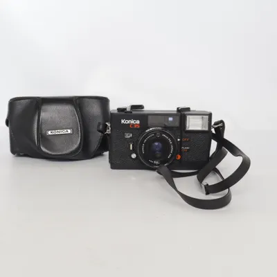 Analog kompaktkamera (C35 Ef) från Konica