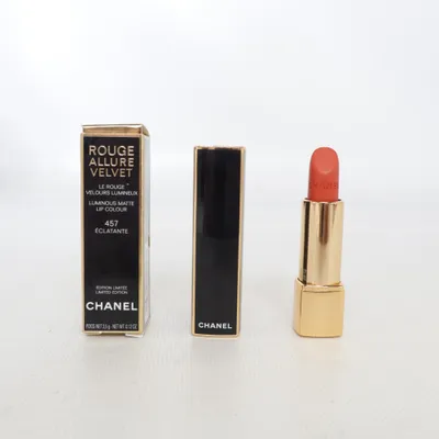 Läppstift (Rouge Allure Velvet) från Chanel