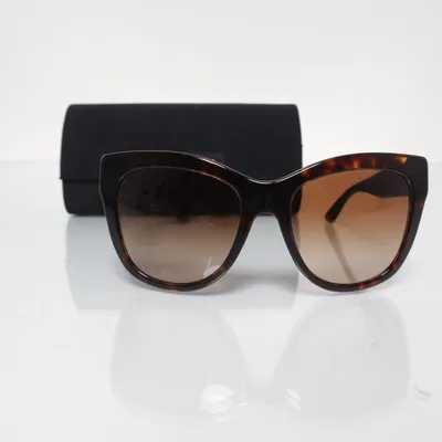 Solglasögon (DG 4270) från Dolce & Gabbana