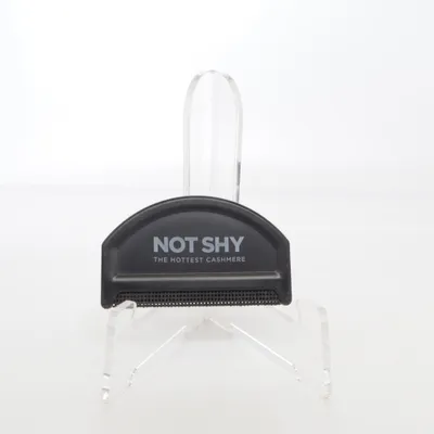 Rasoir à tissus (Noir) de Not Shy