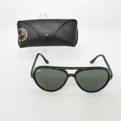 Solglasögon (RB4125) från Ray-Ban