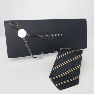 Cravate (Bleu, Jaune) de Burberry Soie