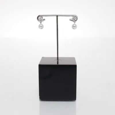 Örhängen (Silverfärgad, Vit) från Bijou Brigitte Silver