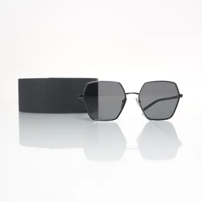 Solglasögon (SPR 56Y) från Prada