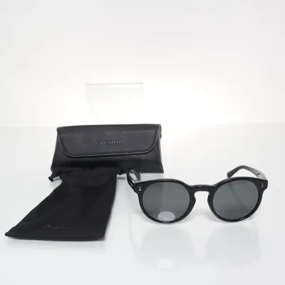 Solglasögon (VA4009) från Valentino