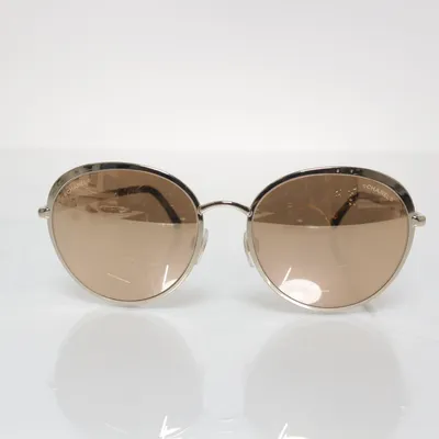 Solglasögon (4206) från Chanel