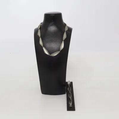Parure de bijoux (Argent) de Svenskt Tenn Étain
