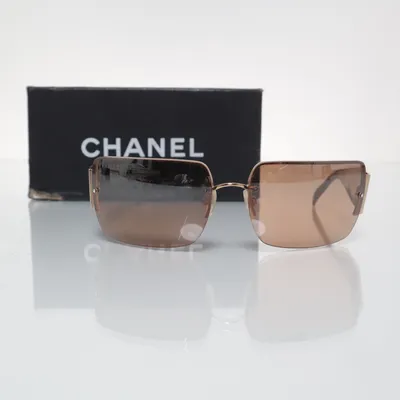Solglasögon (4095-B) från Chanel
