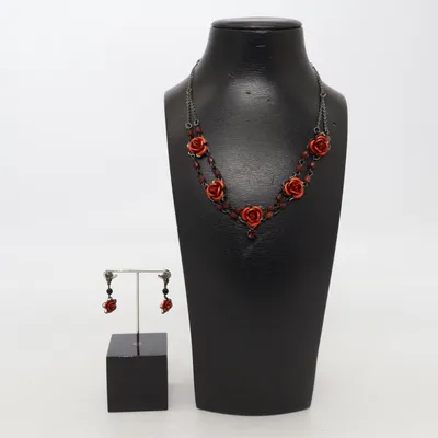 Jewelry set (Red, Black) Unknown metal