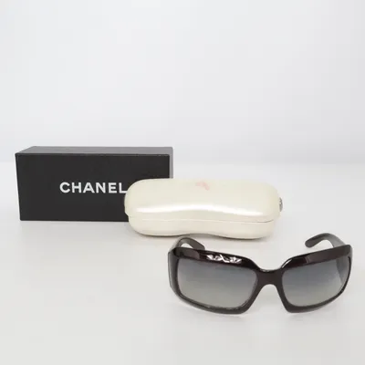 Solglasögon (5076-H) från Chanel