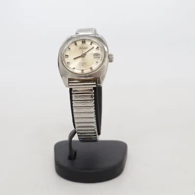 Wristwatch (2205-0210) from Seiko