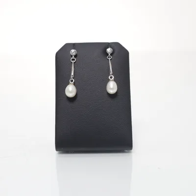 Örhängen (Vit, Silverfärgad) Okänd metall