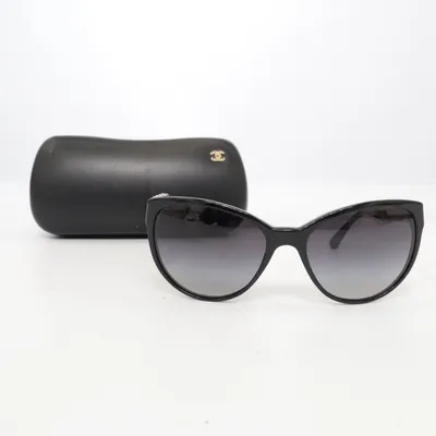 Solglasögon (5215-Q) från Chanel