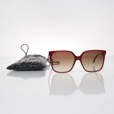 Solglasögon (FE40030I) från Fendi