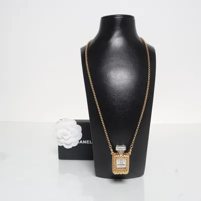 Halsband (Guldfärgad, Vit) från Chanel Okänd metall