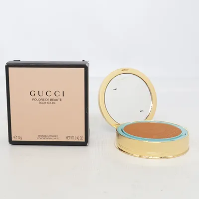 Powder (Poudre De Beauté Éclat Soleil 04) from Gucci